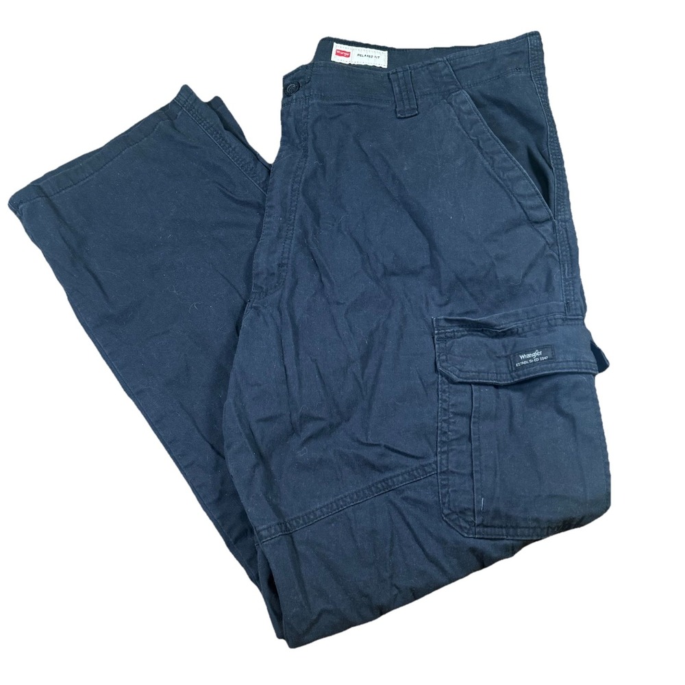 VTG Wrangler Men's 42 X32 Black Carpenter Cargo Pants Utility Pockets Baggy‎